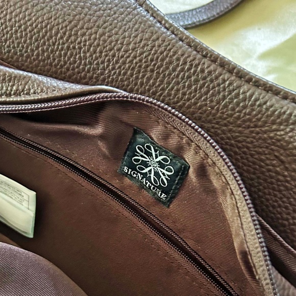 SHOULDER BAG, LEATHER, AVON SIGNATURE, DARK BROWN, TOP ZIP, HAS MANY POCKETS, - Picture 10 of 10